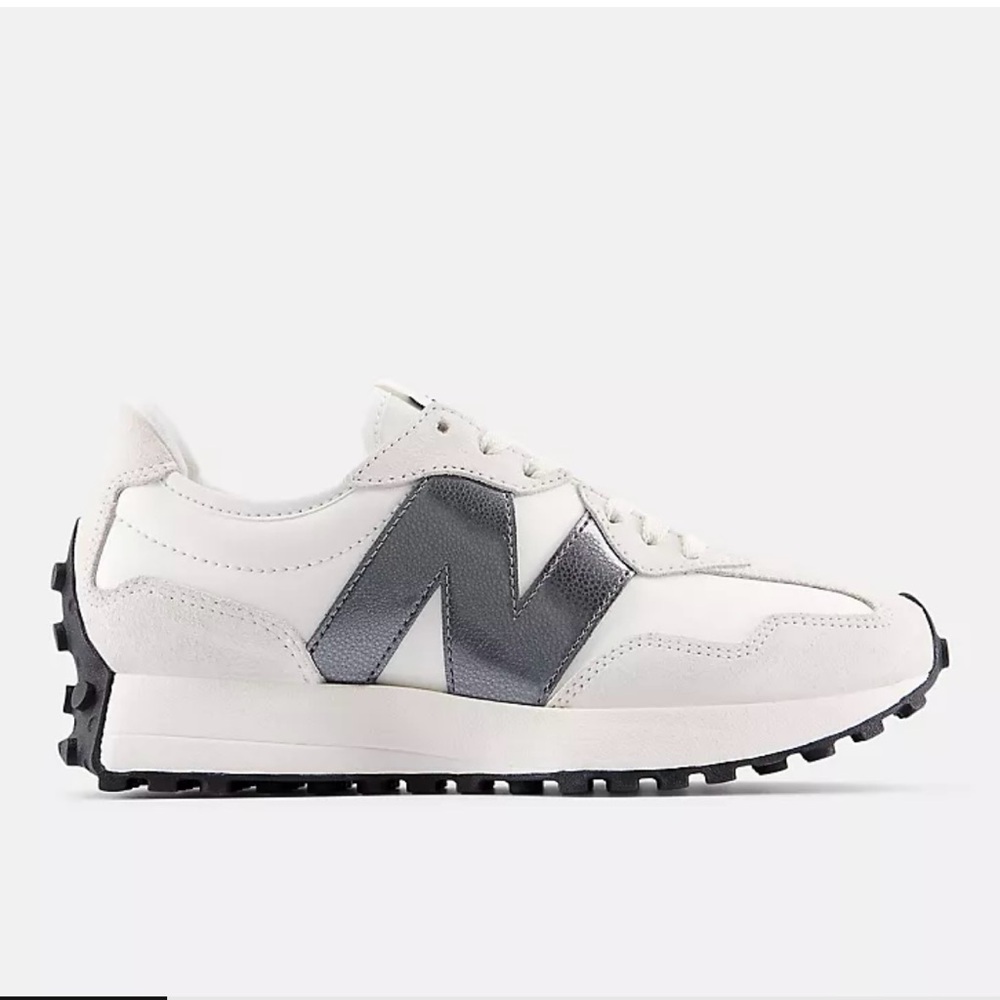 NEW BALANCE 327 IN SEA SALT W/ CASTLEROCK